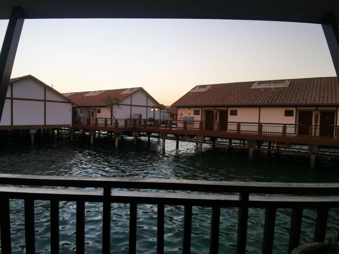 Water Chalet Port Dickson- Private Zewnętrze zdjęcie